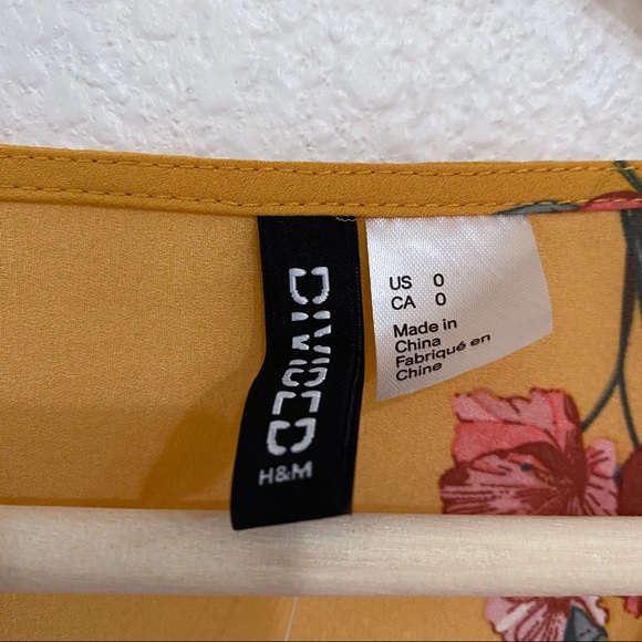 H&M yellow floral blouse - Picture 3 of 3